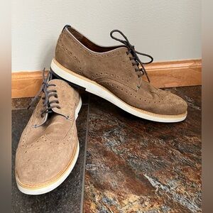 Men’s Blake McKay Carson tan brown suede leather lace oxfords shoes. Size 10